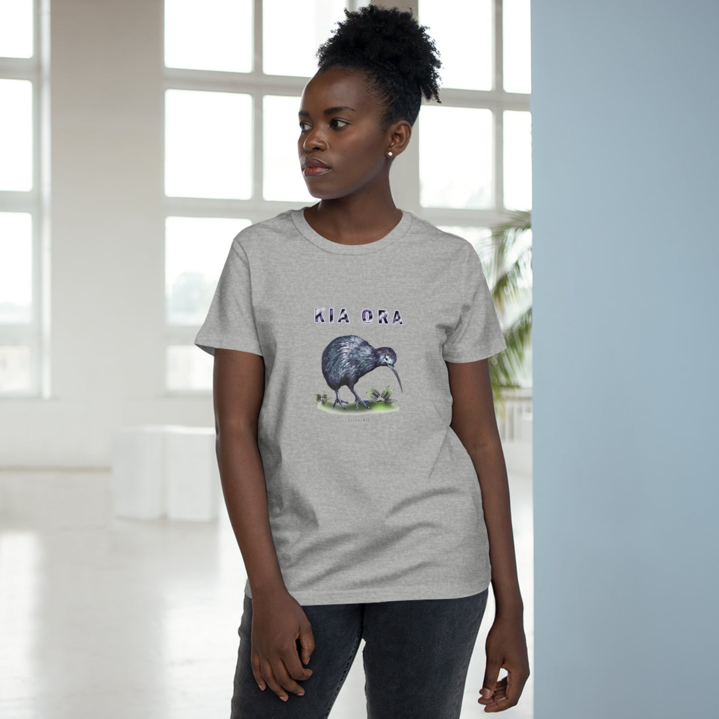 Women’s Tee - kiwi kia ora design